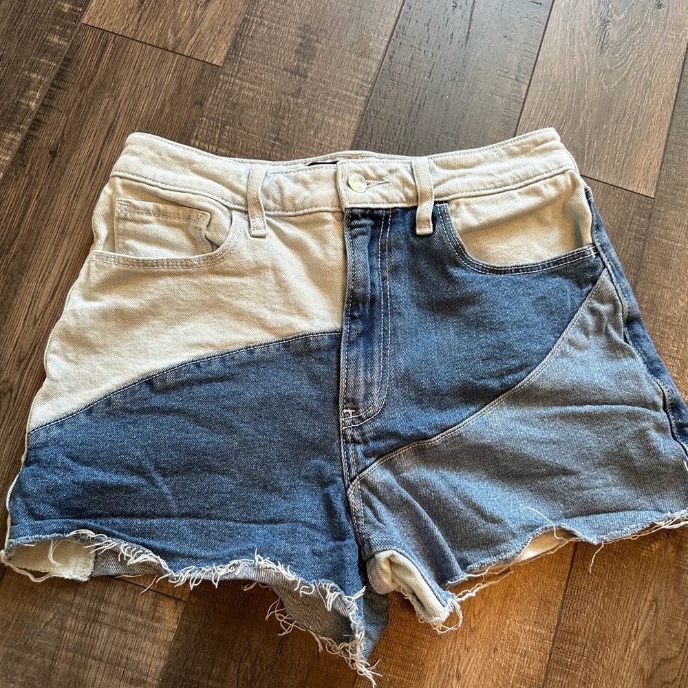 Hollister Shorts Women’s Size 5/27 Ultra High Rise Mom Short 3" Patchwork Denim
